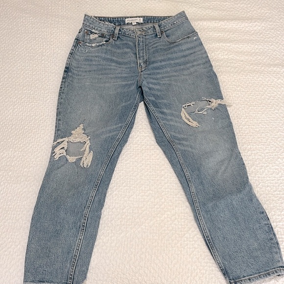 Abercrombie High Rise Mom Jeans - Picture 1 of 9